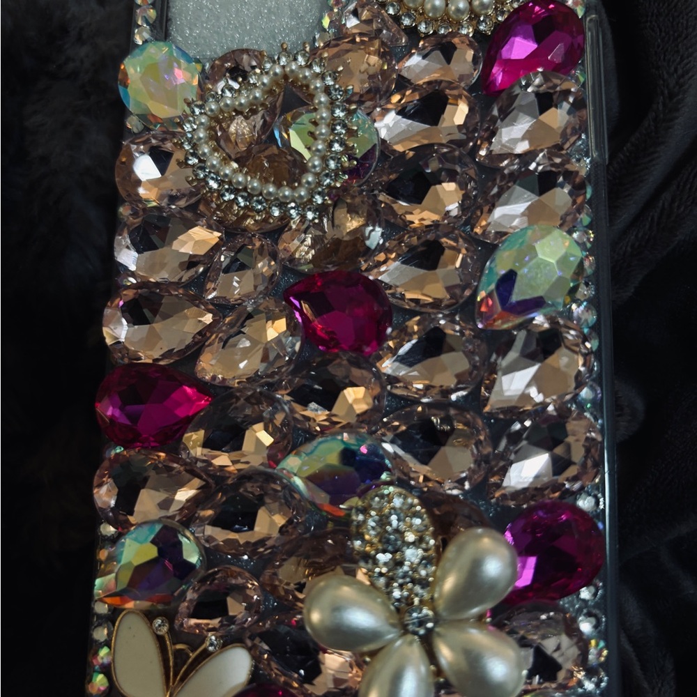 New gorgeous IPhone 11 case; unused, comped in plastic package
